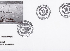 104 -  Les lieux du dbarquement : Arromanches, les lments d'assemblage du port artificiel 10