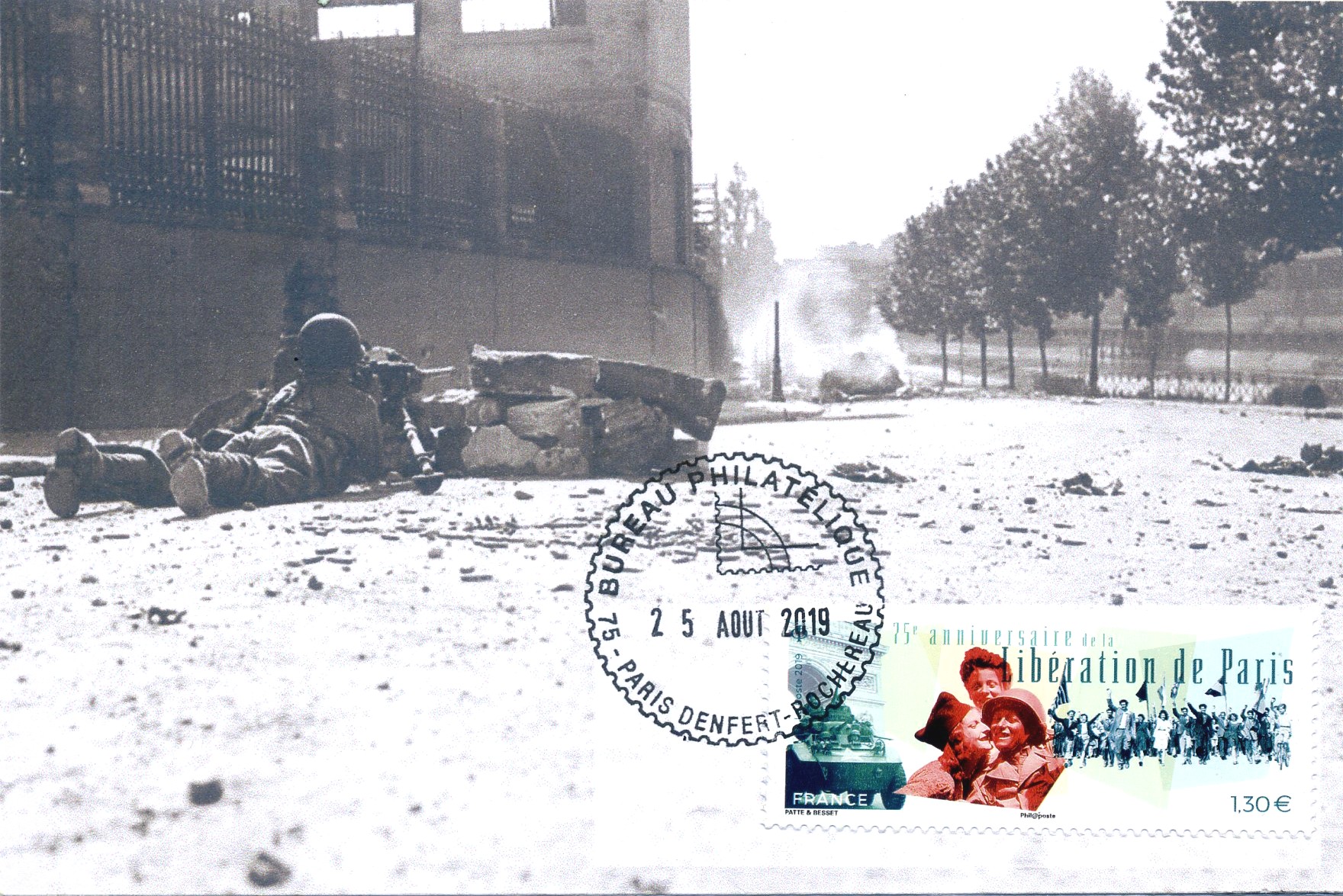 32  Les soldats de la 2me DB librent la capitale avec lappui des forces de lintrieur  2