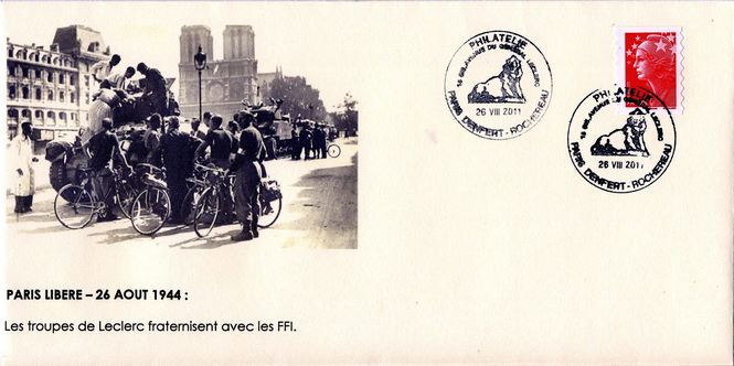 52 - Les troupes de Leclerc fraternisent avec les FFI 1