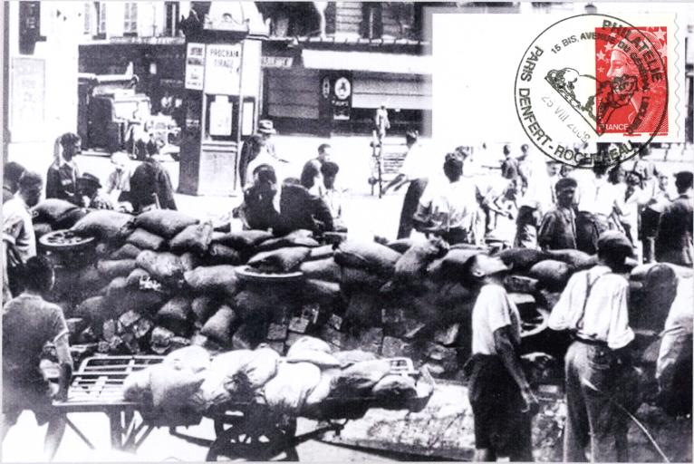12  -  Des barricades improvises barrent les rues de la capitale 4