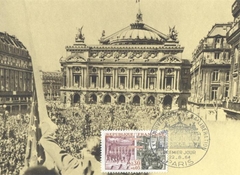 105 -  La place de l'Opra noire de monde